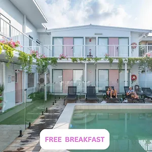 Vandrerhjem Surf Boutique Backpackers - Free Breakfast, Gold Coast